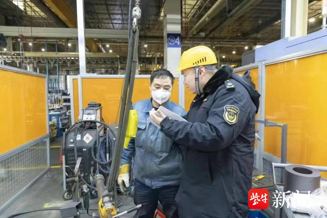 防得住、控得了、逃得出 <strong></p>
<p>鋼板樁生產(chǎn)廠
</strong>，江蘇全鏈條推進“廠中廠”安全生產(chǎn)專項治理:鋼板樁生產(chǎn)廠
